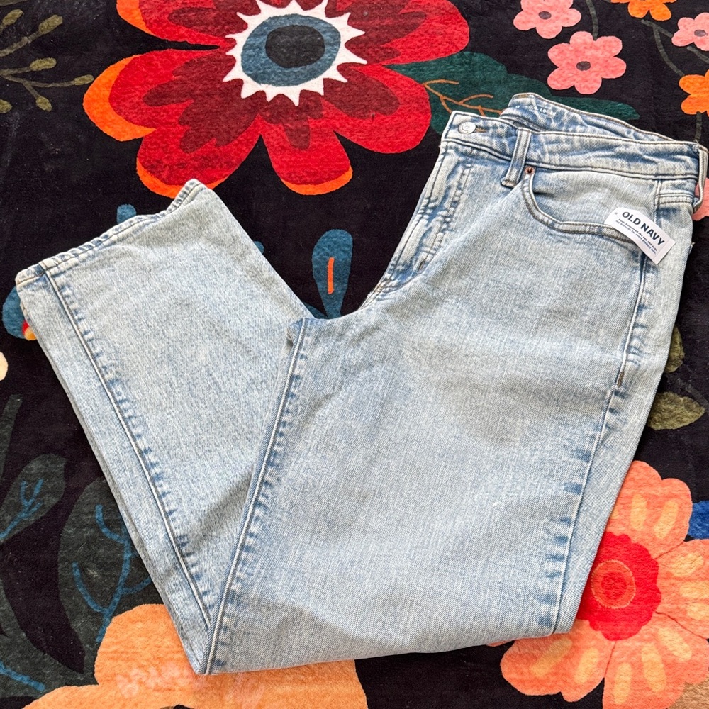 Old Navy Women's Straight Leg Jeans in Light Blue